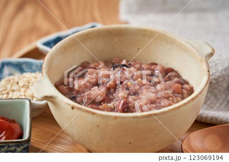 雑穀粥 - 体に優しい健康食のイメージ 雑穀粥 - 体に優しい健康食のイメージ 123069194