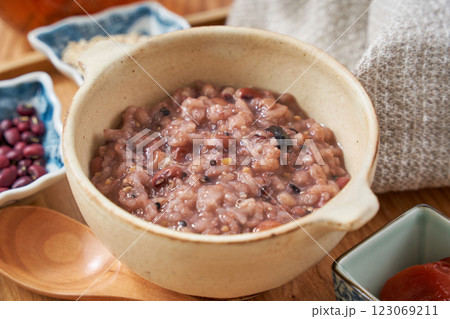 雑穀粥 - 体に優しい健康食のイメージ 雑穀粥 - 体に優しい健康食のイメージ 123069211