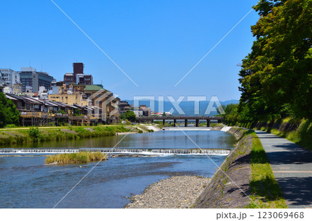 京都 鴨川 三条大橋 京都 鴨川 三条大橋 123069468