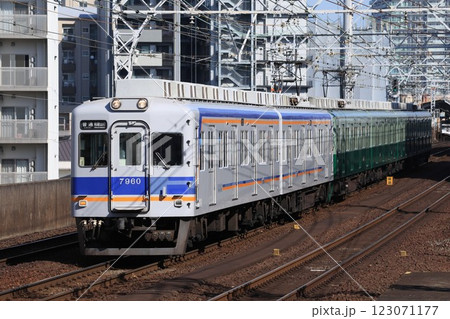 【南海】7100系(南海本線:新今宮〜天下茶屋) 【南海】7100系(南海本線:新今宮〜天下茶屋) 123071177