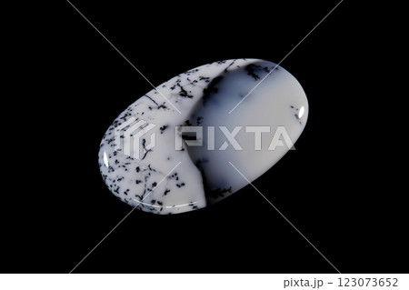 マーリナイト 雪景色の石 123073652