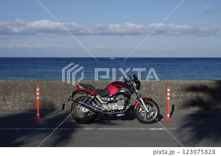 海とバイク 海とバイク 123075828