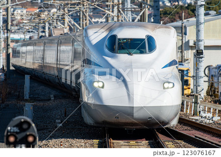 入線してくる東海道山陽新幹線N700S 入線してくる東海道山陽新幹線N700S 123076167