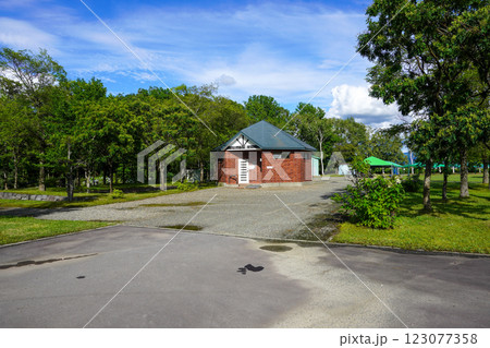 鶴沼公園の公衆トイレ（浦臼町） 123077358