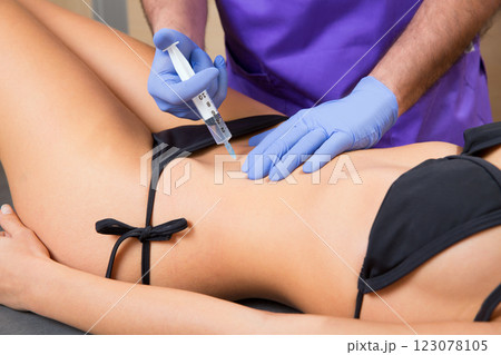 abdominal mesotherapy therapy doctor tol woman 123078105