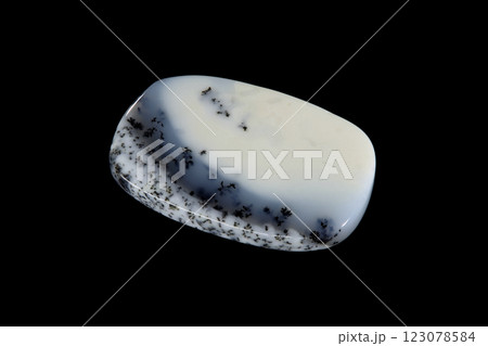 マーリナイト 雪景色の石 マーリナイト 雪景色の石 123078584