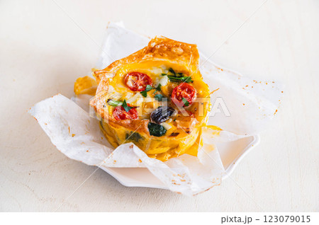 ライスペーパーで簡単キッシュ 123079015