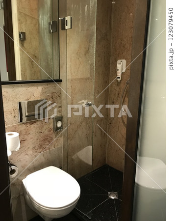 アムステルダムのホテル 123079450