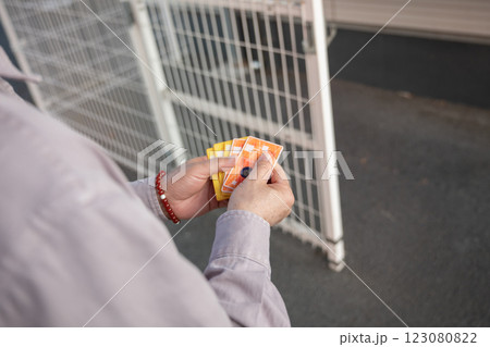 パチンコ　スロット　景品 123080822