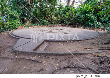 猿島の砲台跡 神奈川県横須賀市 猿島の砲台跡 神奈川県横須賀市 123080898