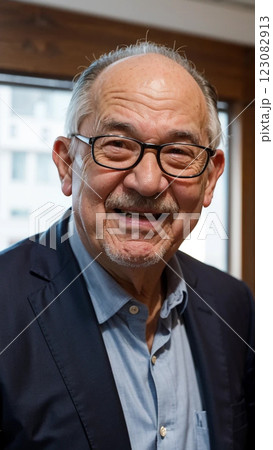 アクティブシニア　おじいちゃん　スーツ 123082913