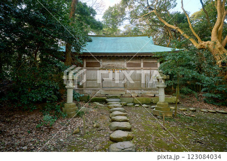 雄島にある大湊神社 雄島にある大湊神社 123084034