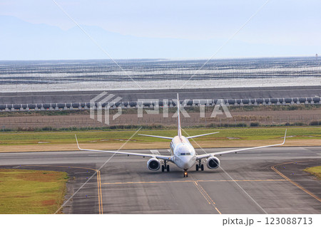 フェンス越しの夢 123088713