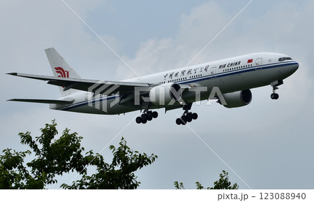 チャイナエアーB777-300成田アブローチ 123088940
