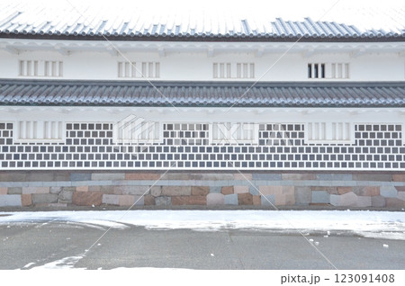 三十間長屋(金沢城公園/石川県金沢市丸の内) 三十間長屋(金沢城公園/石川県金沢市丸の内) 123091408