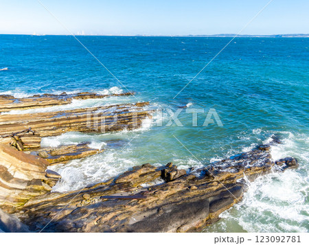 初冬の横須賀観音崎から望む東京湾のすがすがしい景色 123092781