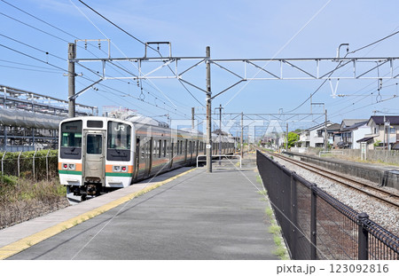 鉄道　JR東日本：信越線 129M 211系 A59F　群馬八幡駅 123092816