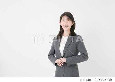 笑顔のビジネスウーマン 笑顔のビジネスウーマン 123093056