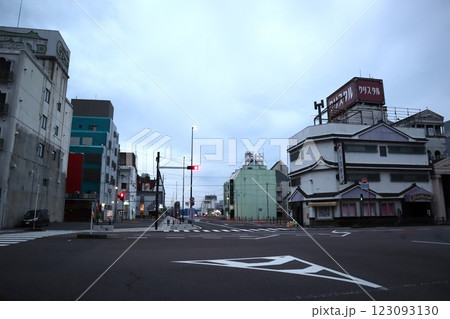 朝の金津園ソープランド街（岐阜県岐阜市加納水野町1丁目） 123093130