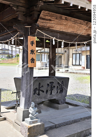 中山道板鼻宿散歩：八幡八幡宮　手水舎　高崎市八幡町 123094958