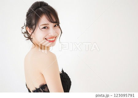 キャバクラ・ガールズバーで働く日本人女性(キャスト・クラブ・スナック)	 キャバクラ・ガールズバーで働く日本人女性(キャスト・クラブ・スナック)	 123095791