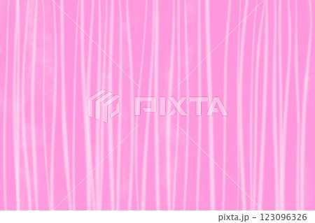 イラスト素材: ピンク背景と白の抽象画　縦縞（斑） 123096326