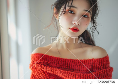 セーターを着た日本人女性のポートレート(美容・婚活・結婚・バレンタイン) セーターを着た日本人女性のポートレート(美容・婚活・結婚・バレンタイン) 123096730