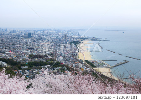 兵庫・神戸市須磨区 須磨浦ロープウェイ 東部展望台からの眺め 123097181
