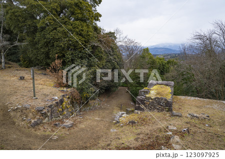 岐阜県中津川市　冬の苗木城 123097925