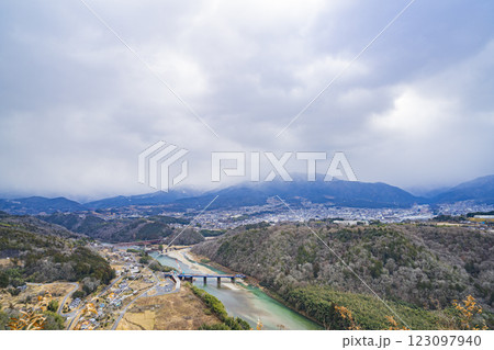 岐阜県中津川市 冬の苗木城 岐阜県中津川市 冬の苗木城 123097940