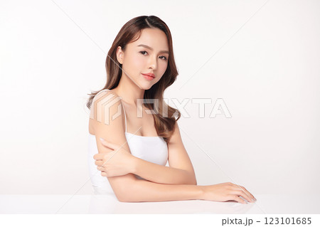 Beautiful young asian woman with clean fresh skin on white background, Face care, Facial treatment, Cosmetology, beauty and spa, Asian women portrait. 123101685