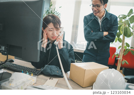 クレーム対応しない上司 123103034