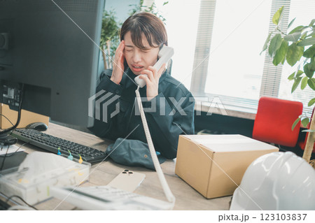 工場事務 物流事務 製造事務 運送事務 現場事務 工場事務 物流事務 製造事務 運送事務 現場事務 123103837