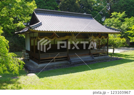 備北丘陵公園神楽殿の景色 備北丘陵公園神楽殿の景色 123103967