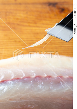 魚の小骨を抜く 魚の小骨を抜く 123104108