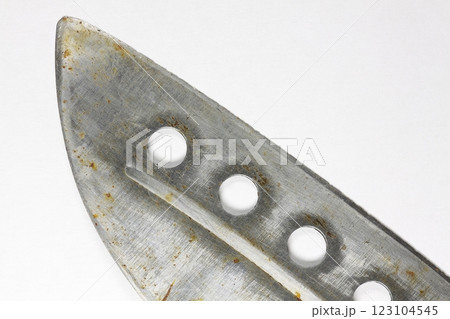 錆びて刃がボロボロの包丁 錆びて刃がボロボロの包丁 123104545