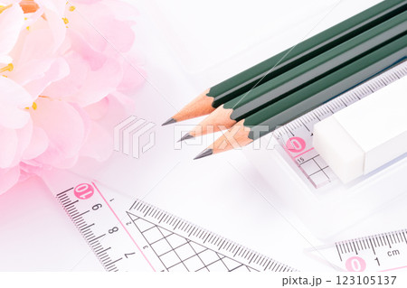 鉛筆　定規　桜の花　新学期 123105137