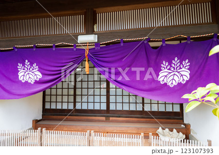 京都市 五七桐紋の入った寺院幕 京都市 五七桐紋の入った寺院幕 123107393
