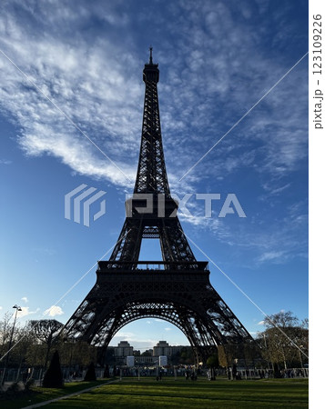 パリのシンボル パリのシンボル 123109226