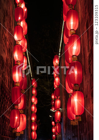 Red Traditional Chinese Lanterns at Night 123109315