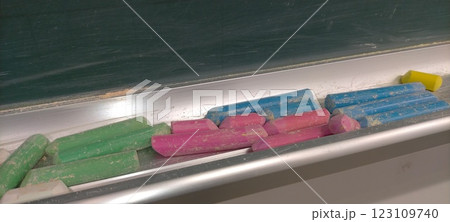 赤と青のチョーク 赤と青のチョーク 123109740