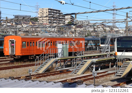 豊田車両センターに留置中の中央線201系電車：クハ201-1（東京都日野市