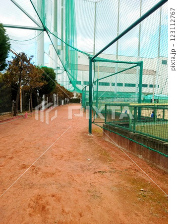 阪神鳴尾浜球場の外周と防球ネット 123112767