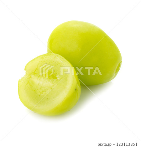 Sweet green grapes isolated on a white background 123113851