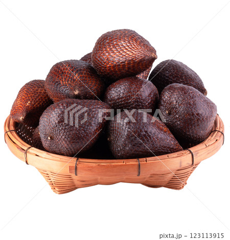 Salak fruit or snake fruit isolated isolated on a white background Salak fruit or snake fruit isolated isolated on a white background 123113915