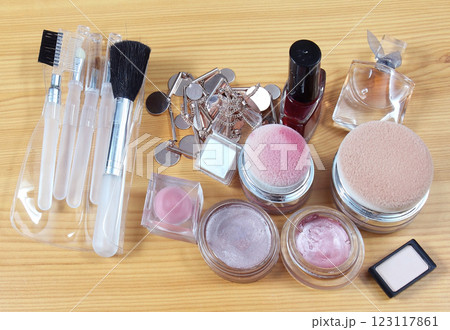 Pink make up 123117861
