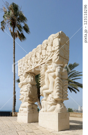 Statue of Faith in Tel Aviv 123118296