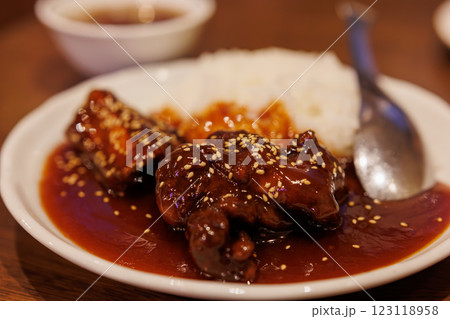 甘酢かけ揚げ肉丼 甘酢かけ揚げ肉丼 123118958
