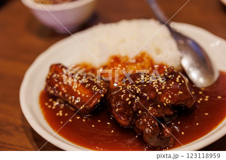 甘酢かけ揚げ肉丼 甘酢かけ揚げ肉丼 123118959