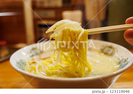 青森ご当地ラーメン（箸上げ） 123119046